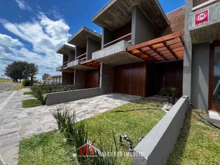 Sobrado 4 dormitórios em Capão Novo | Ref.: 3714