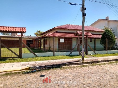 Casa 4 dormitórios em Capão Novo | Ref.: 8136